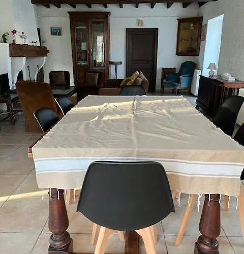 Maison Trinque بيت للعطل